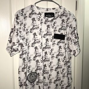 *MEN’S STREETWEAR* Brooklyn Standard Tee